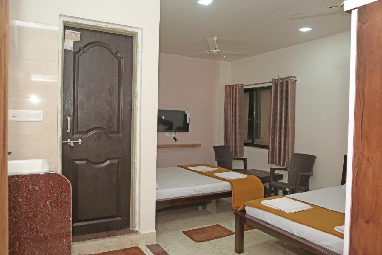 Hotel Madhusudan Executive Kolhapur Zewnętrze zdjęcie