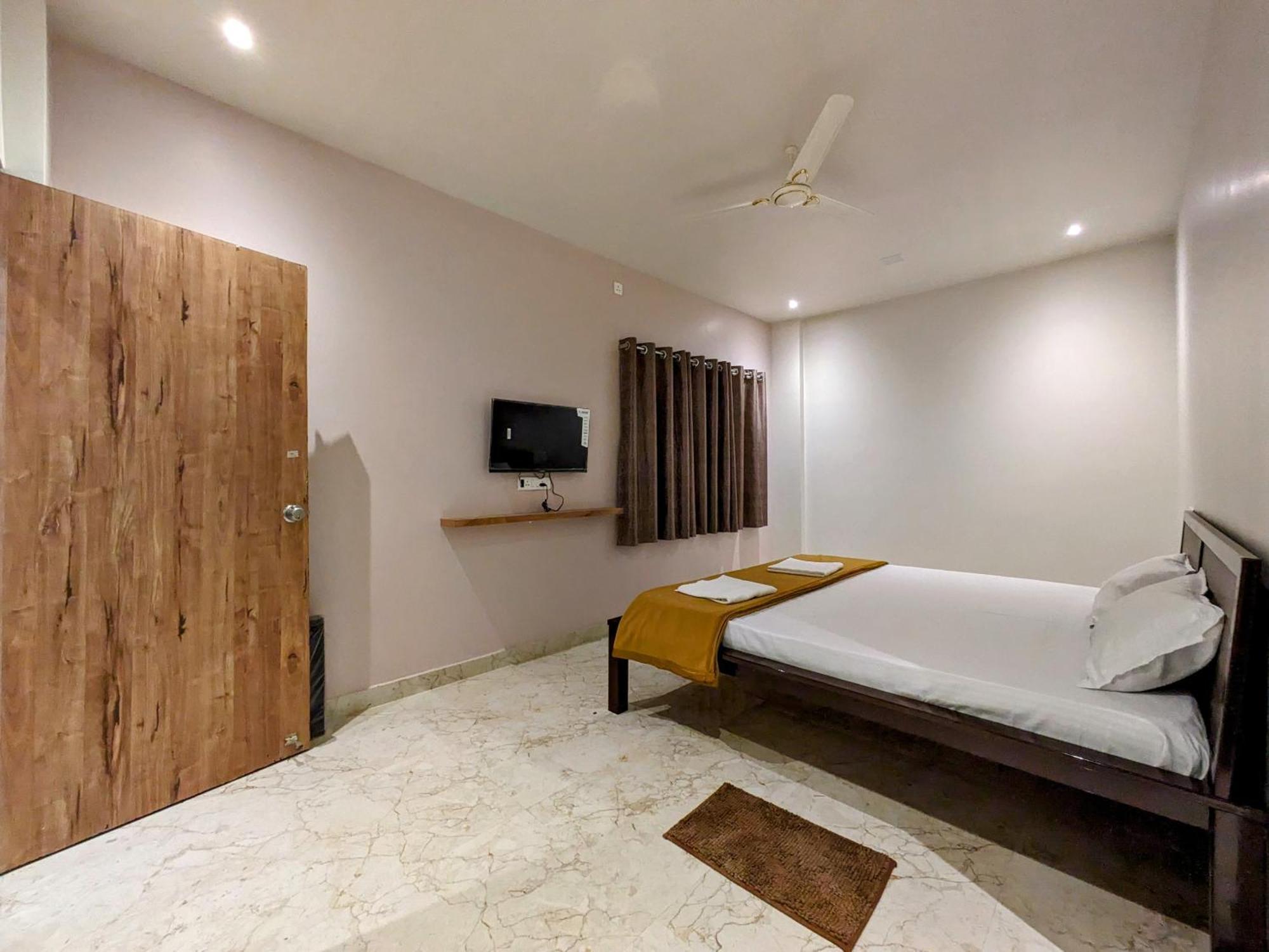Hotel Madhusudan Executive Kolhapur Zewnętrze zdjęcie