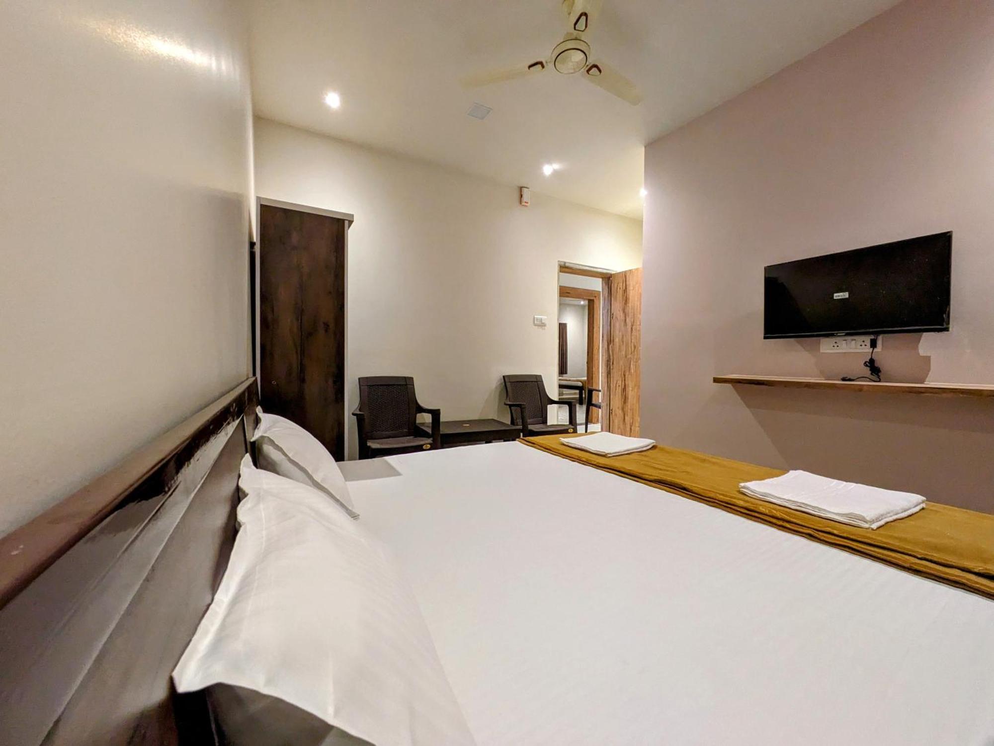 Hotel Madhusudan Executive Kolhapur Zewnętrze zdjęcie